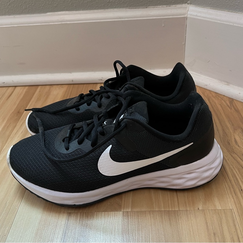 Nike Air running shoes Women 9.5W